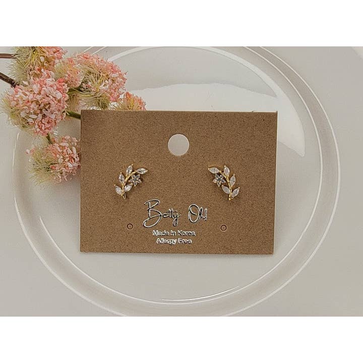 PENDIENTES TIPO POSTE CON DISEÑO DE HOJAS. para venta al por mayor de BETTYOH INC