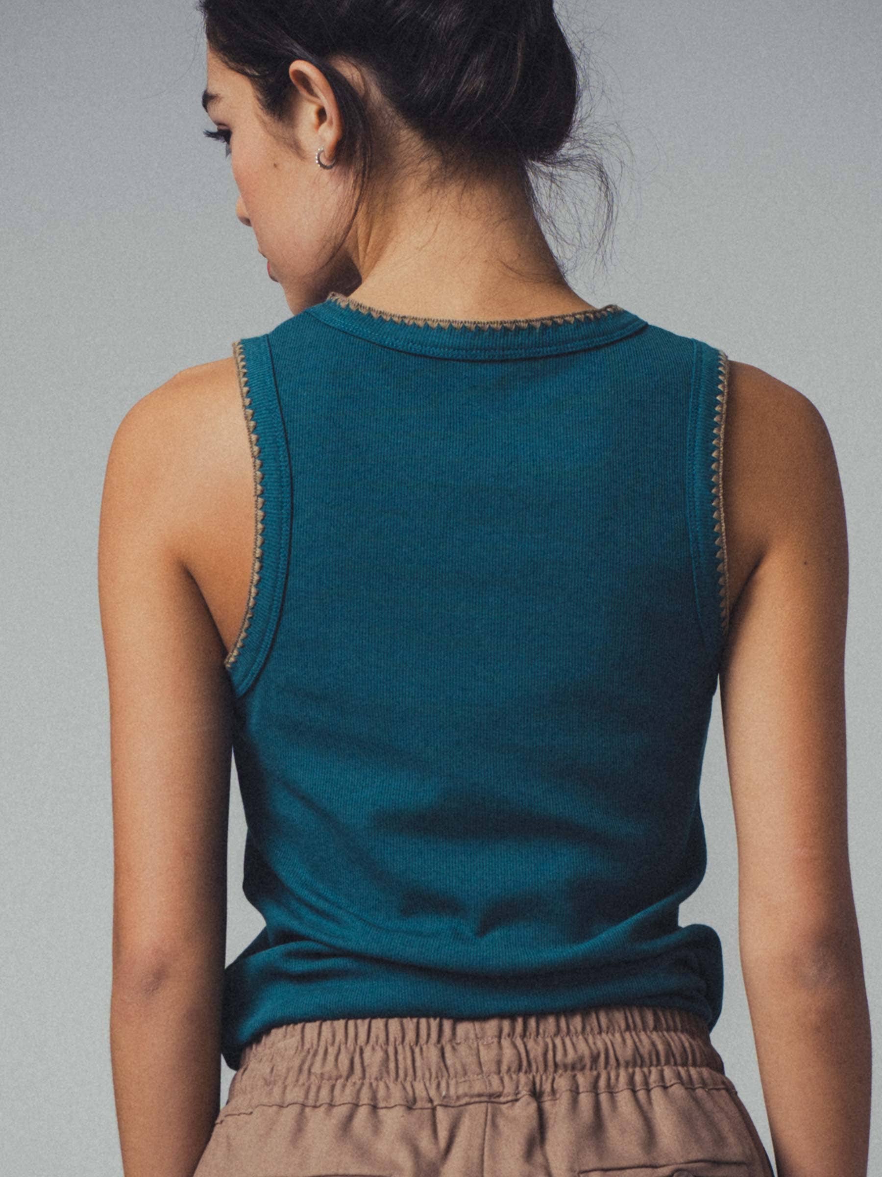 Urban Daizy - Wholesale Tank Top - Women's - Contrast Trim Ribbed Minimalist Statement Tank Top10