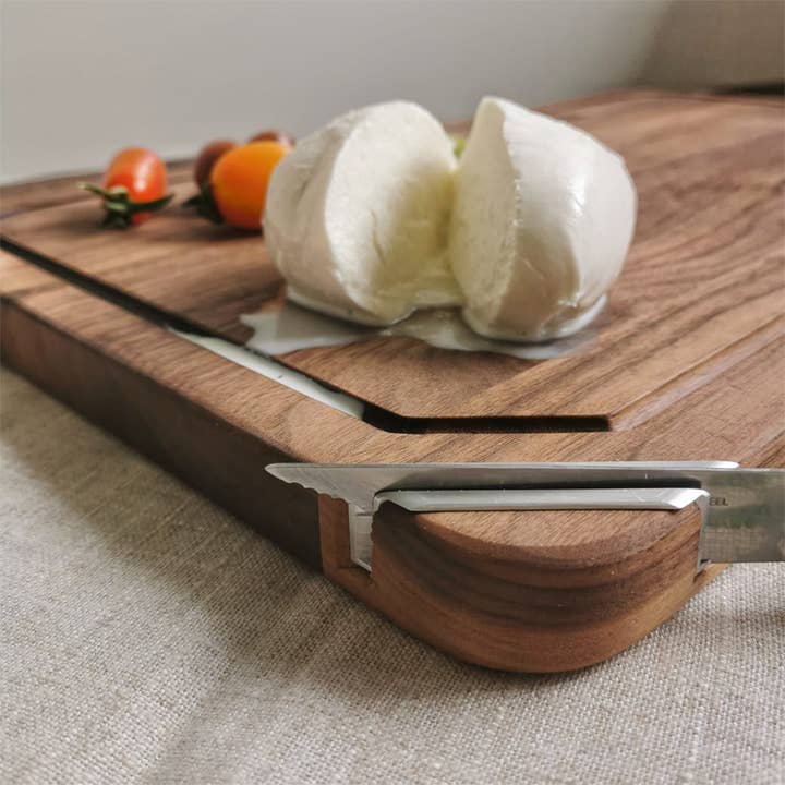 Falegnameria 2T di Tirabassi M. e L. s.n.c. - Wholesale Cutting Board - Walnut chopping board with liquid channel2