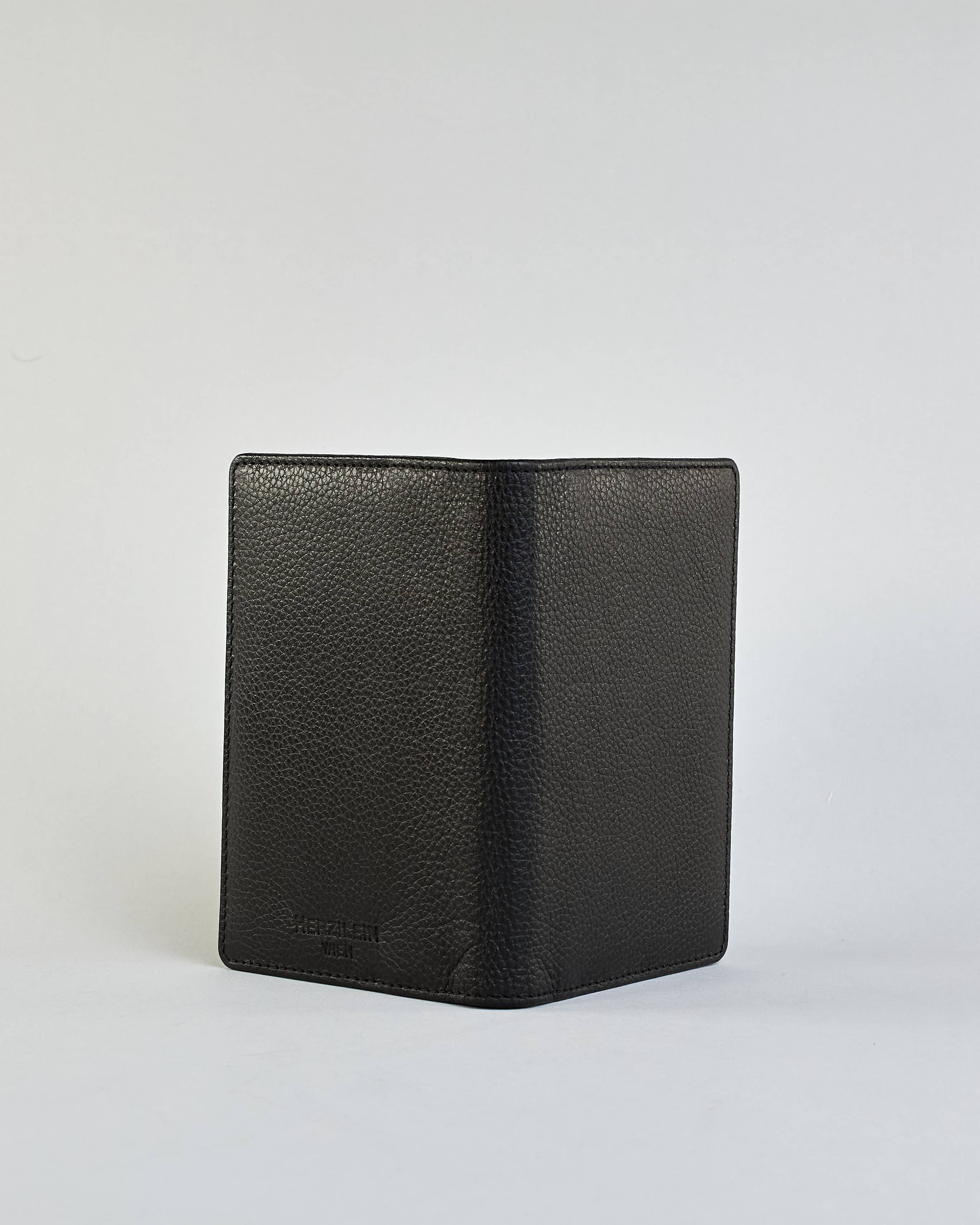 Herzilein-Wien GmbH - Wholesale Passport Case - Women's - Passhülle Leder 54