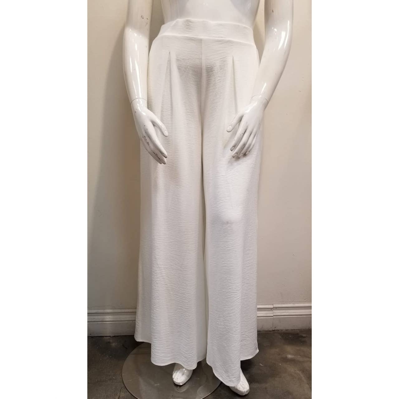 Curve Market - Wholesale Pants - Women's - PLUS SIZE WIDE LEG PLEATED PANTS5