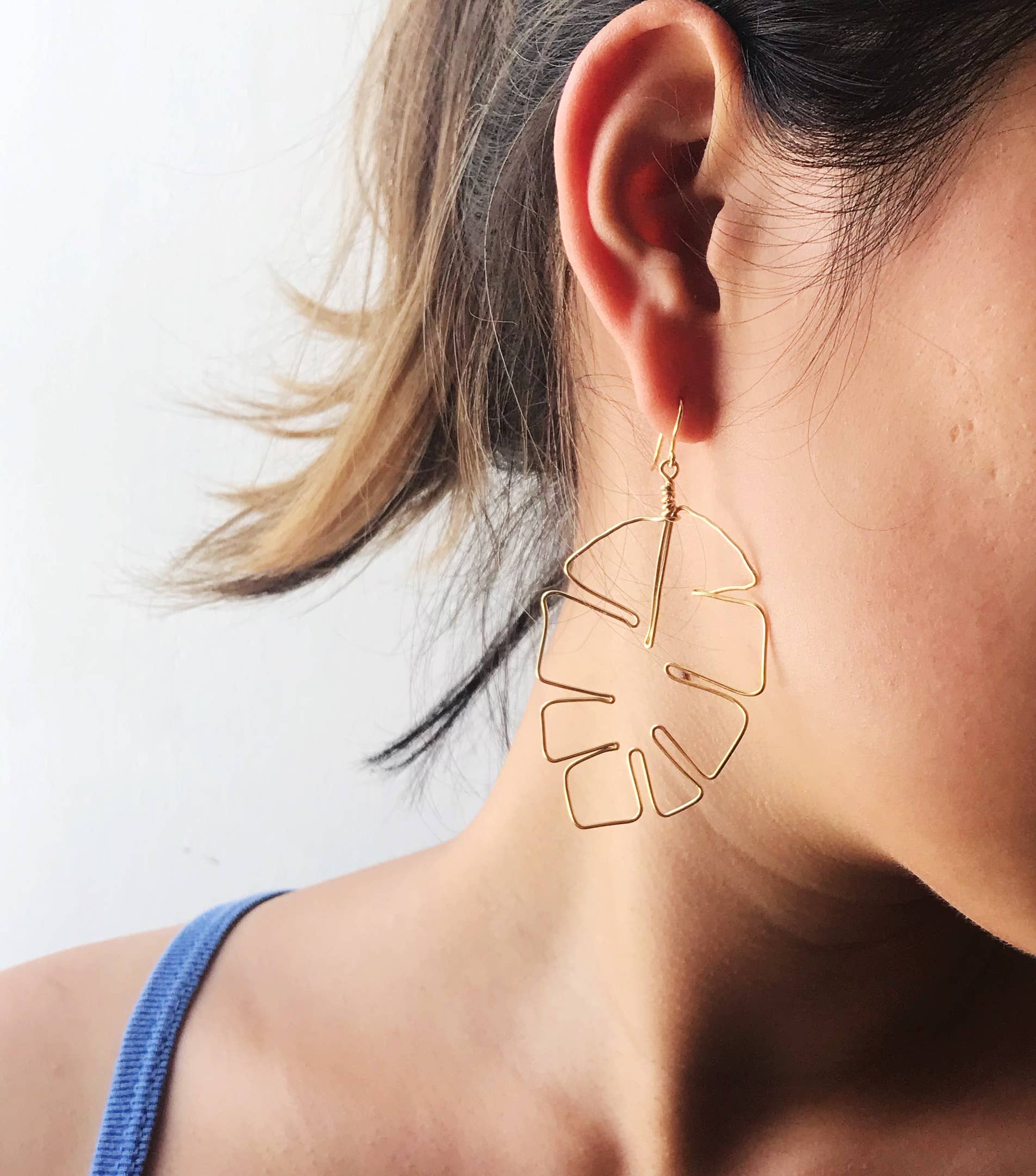 Olivia Lo Jewelry - Wholesale Dangle Earrings - Monstera Leaf Earrings3