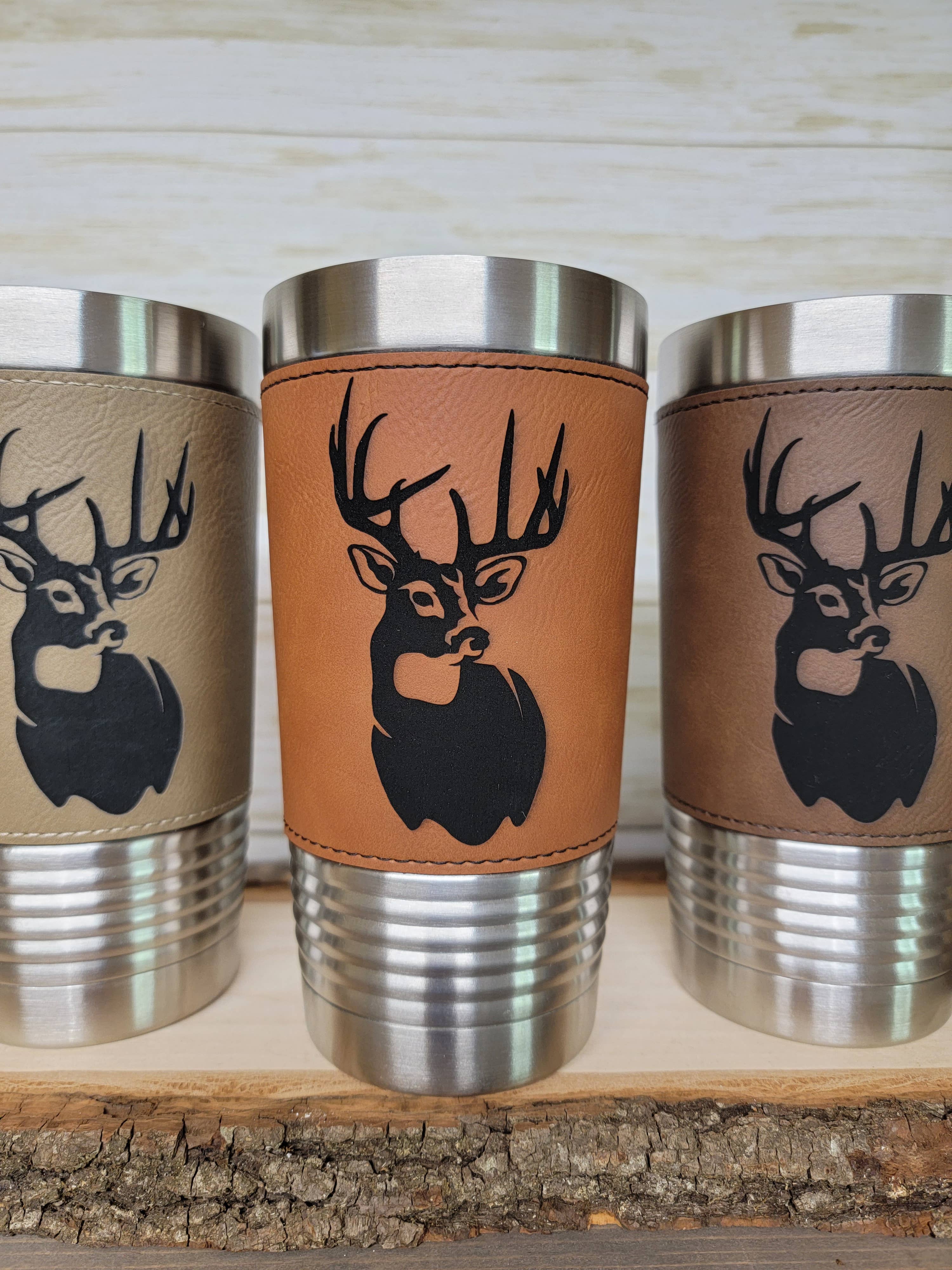 Clack Design – Engroshandel Thermokop – Whitetail State indgraveret læder isoleret Tumbler2