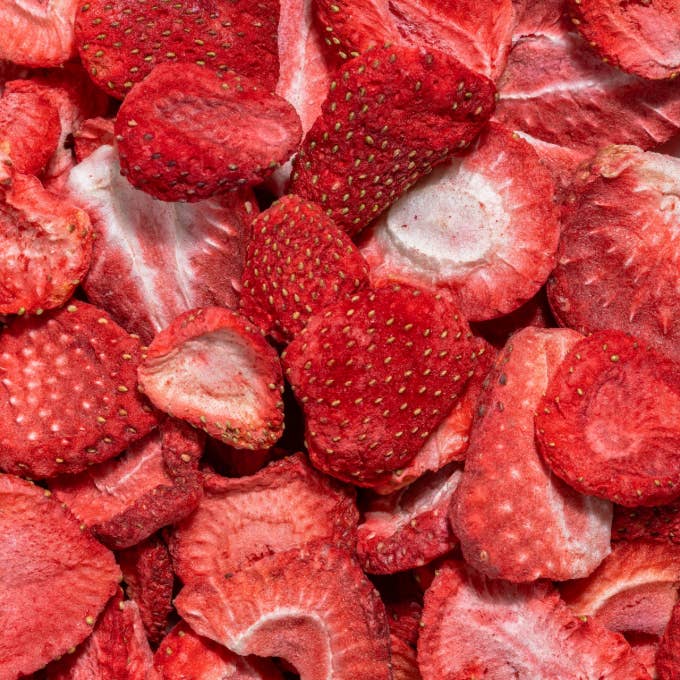 NutriPur - Wholesale Dried/Dehydrated Fruit - Freeze-dried strawberries in slices, 25g4