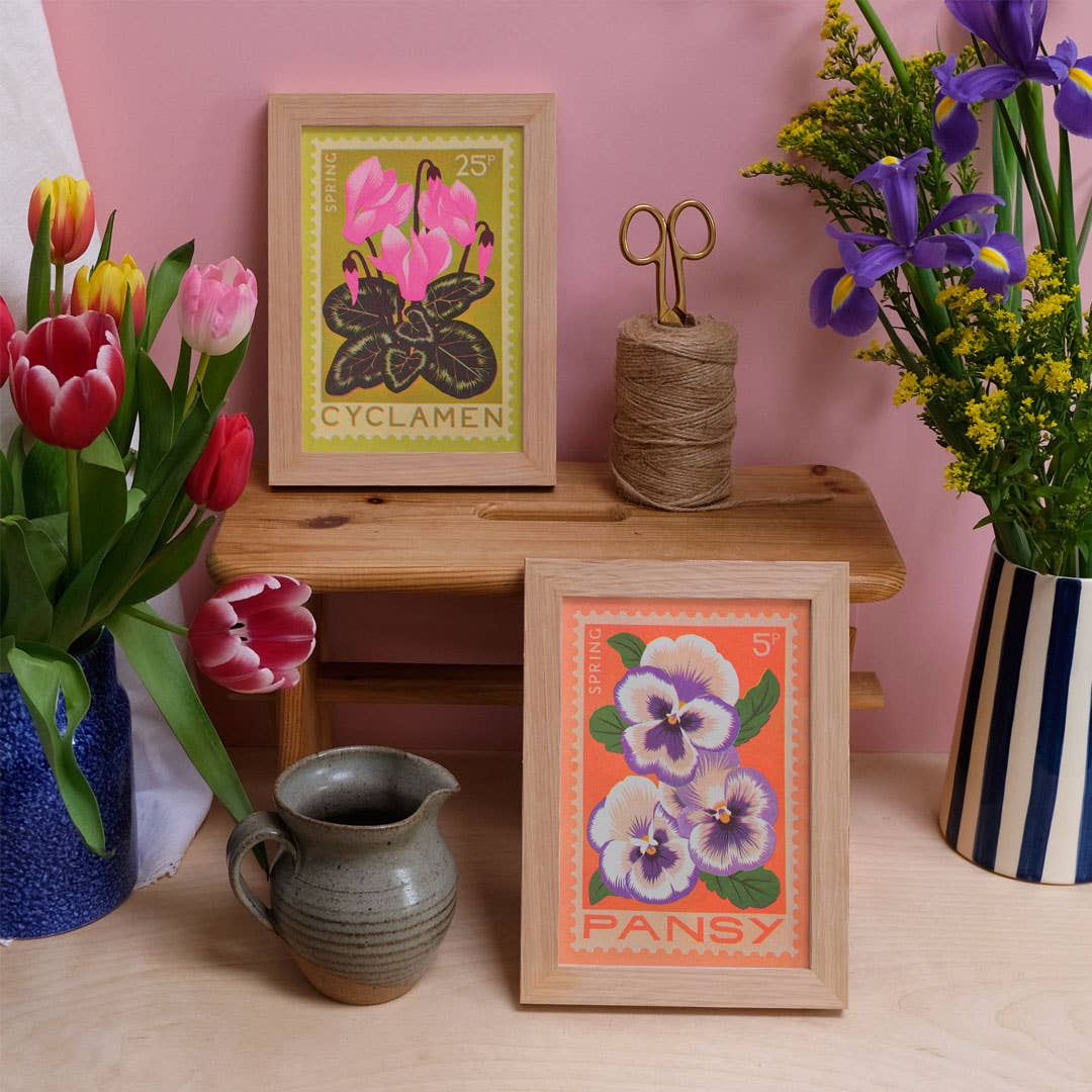 Printer Johnson Ltd - Venta al por mayor Ilustración - Pansy | Impresión Risográfica A5, arte de pared | Primavera, sello3