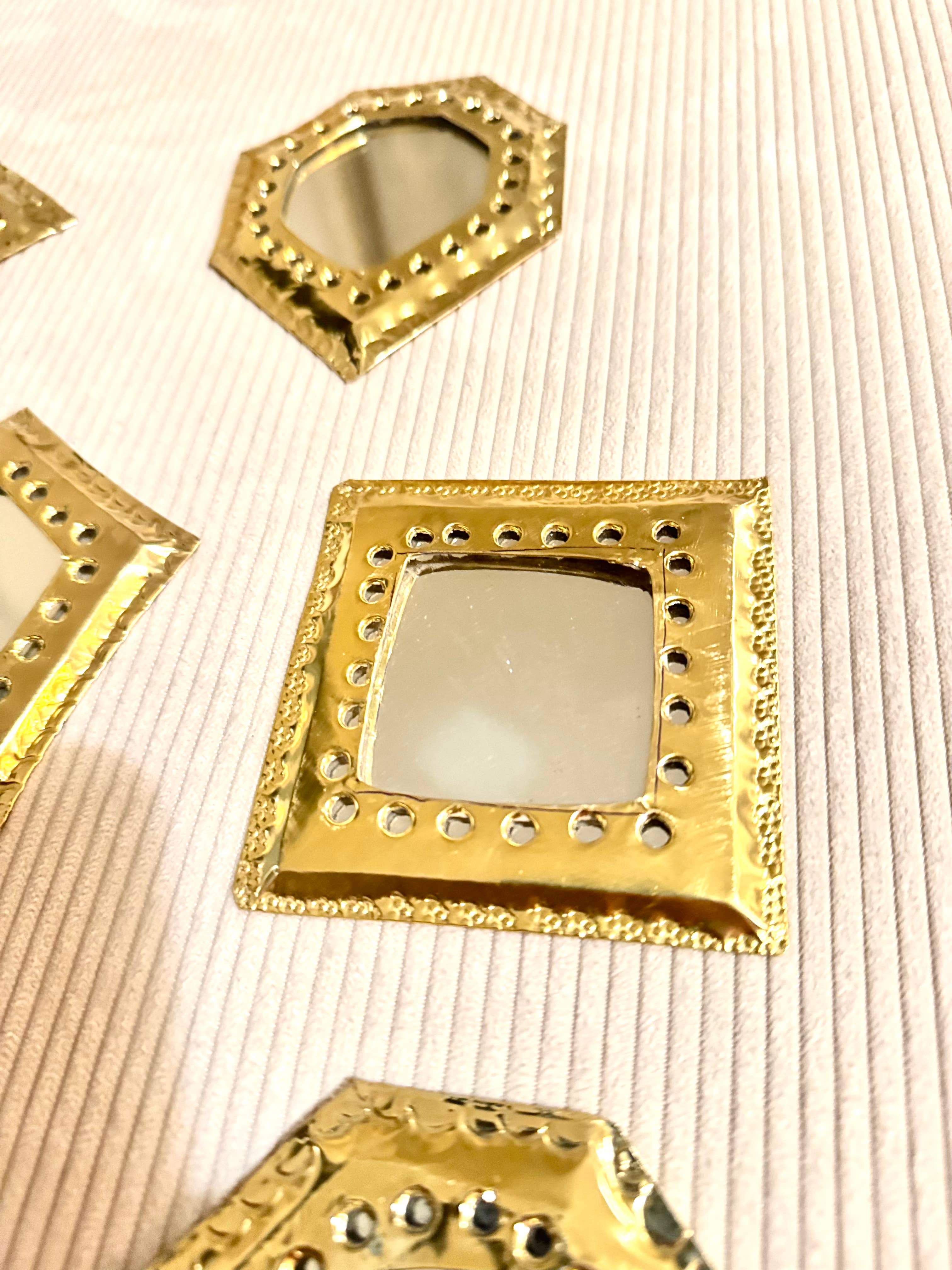 romeda - Vente Miroir mural - Miroirs décoration dorés, Miroir décoration murale en laiton14