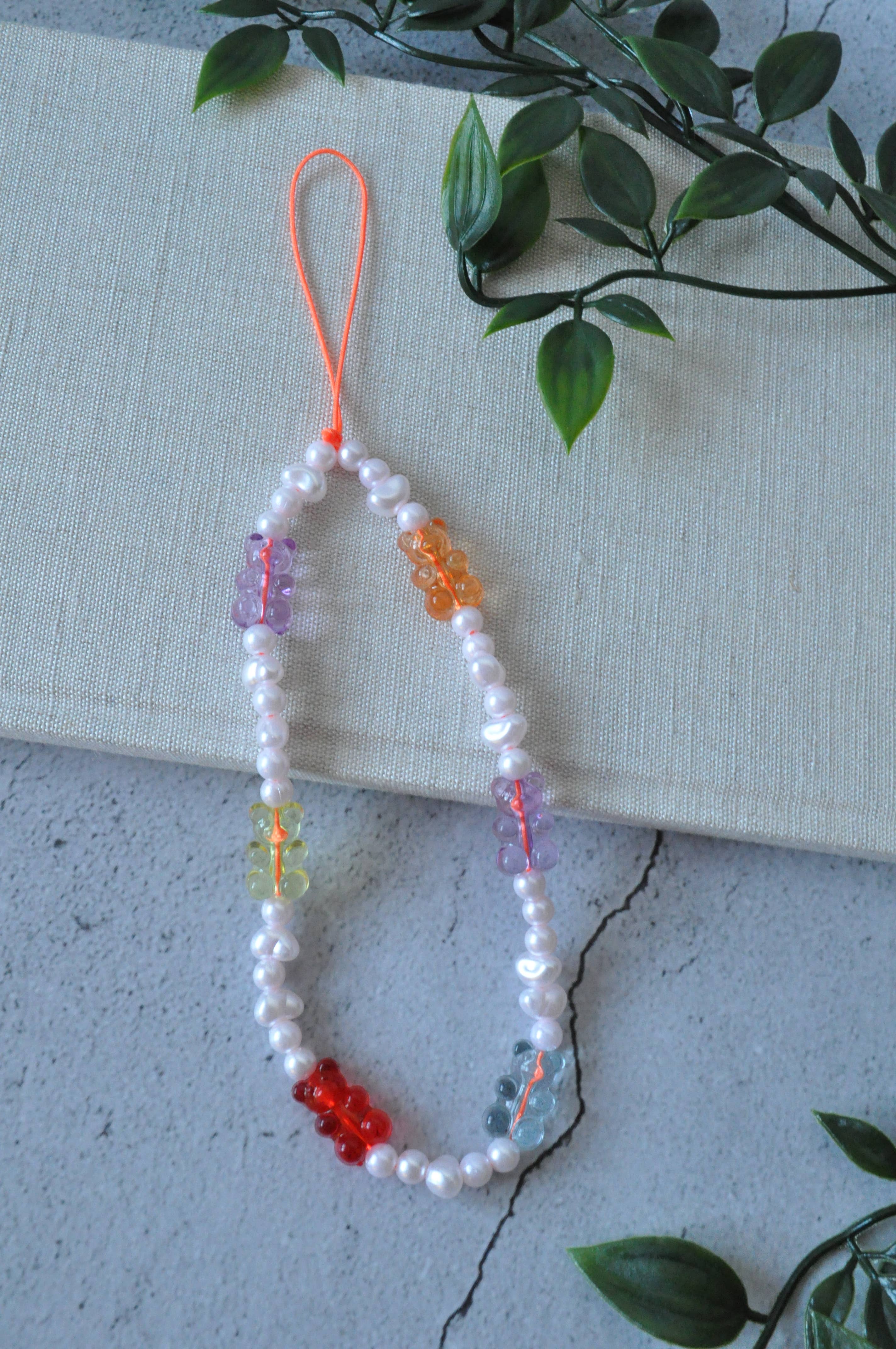 TheMellys – wholesale Phonecase strap – Gummy Bear Cute Phone Chain | Pearl Gummy Bear Bag Charm6