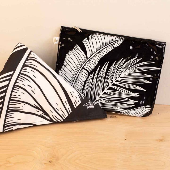 The Royal Standard - Wholesale Wristlet - Delmare Palm Palisade Pouch Black 12x9