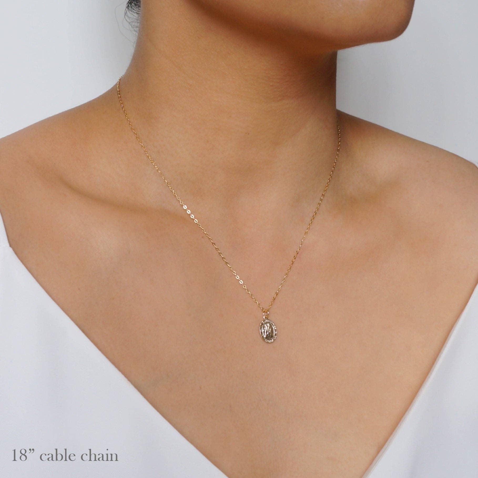 Hunter & Trove - Vente Colliers à pendentif - Collier en or représentant la protection du Voyageur selon Saint Christophe2