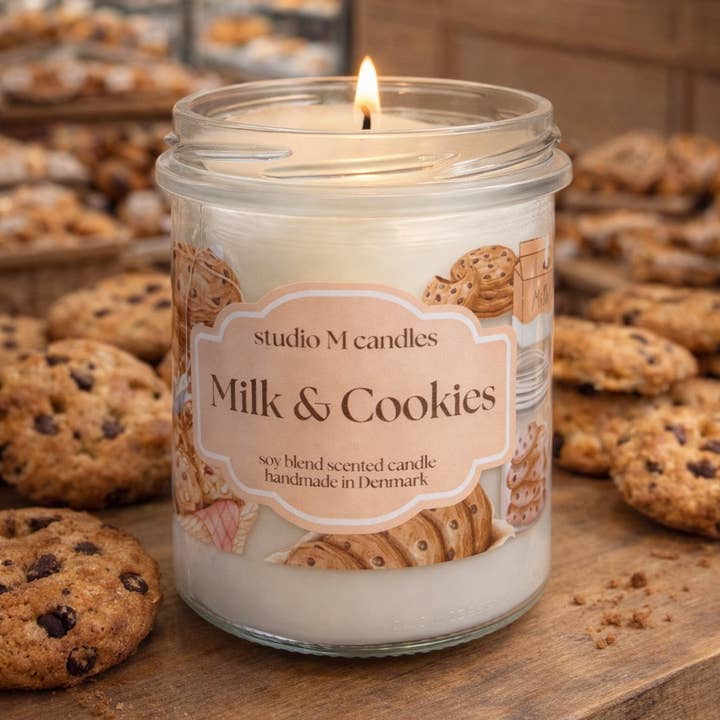 Milk & Cookies - Soy Blend Scented Candle 300g for wholesale by studio M candles