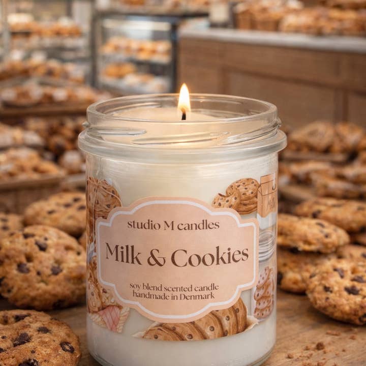 Milk & Cookies - Soy Blend Scented Candle 300g for wholesale by studio M candles
