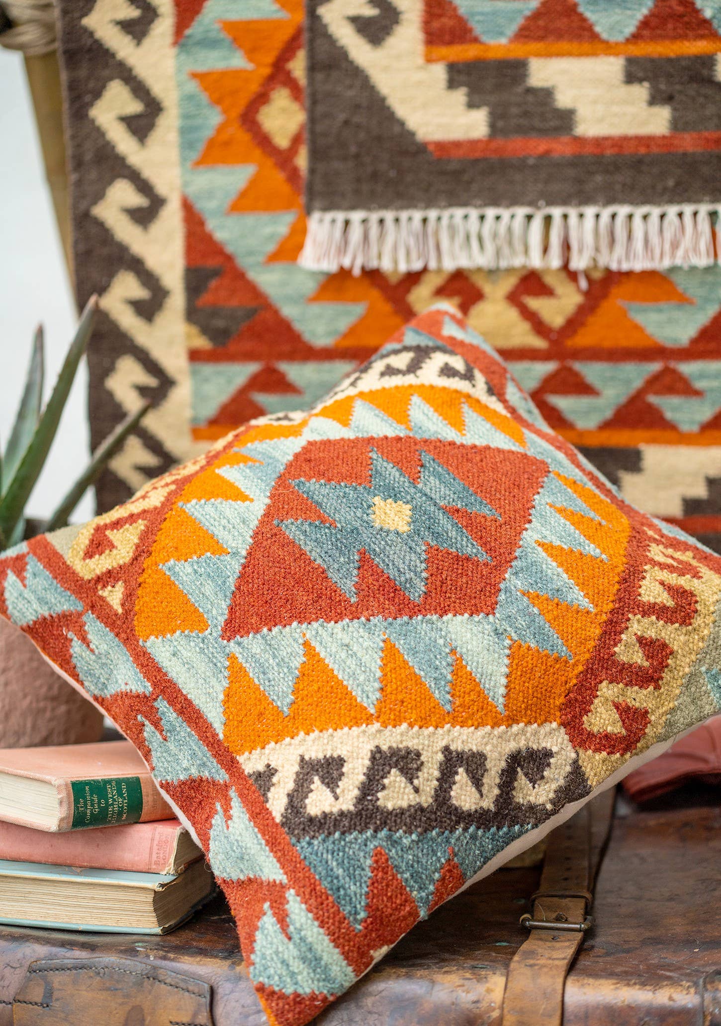 Namaste – wholesale Throw/decorative pillow – Saira Hand Loom Kilim Cushion Cover, 50 X 50cm1