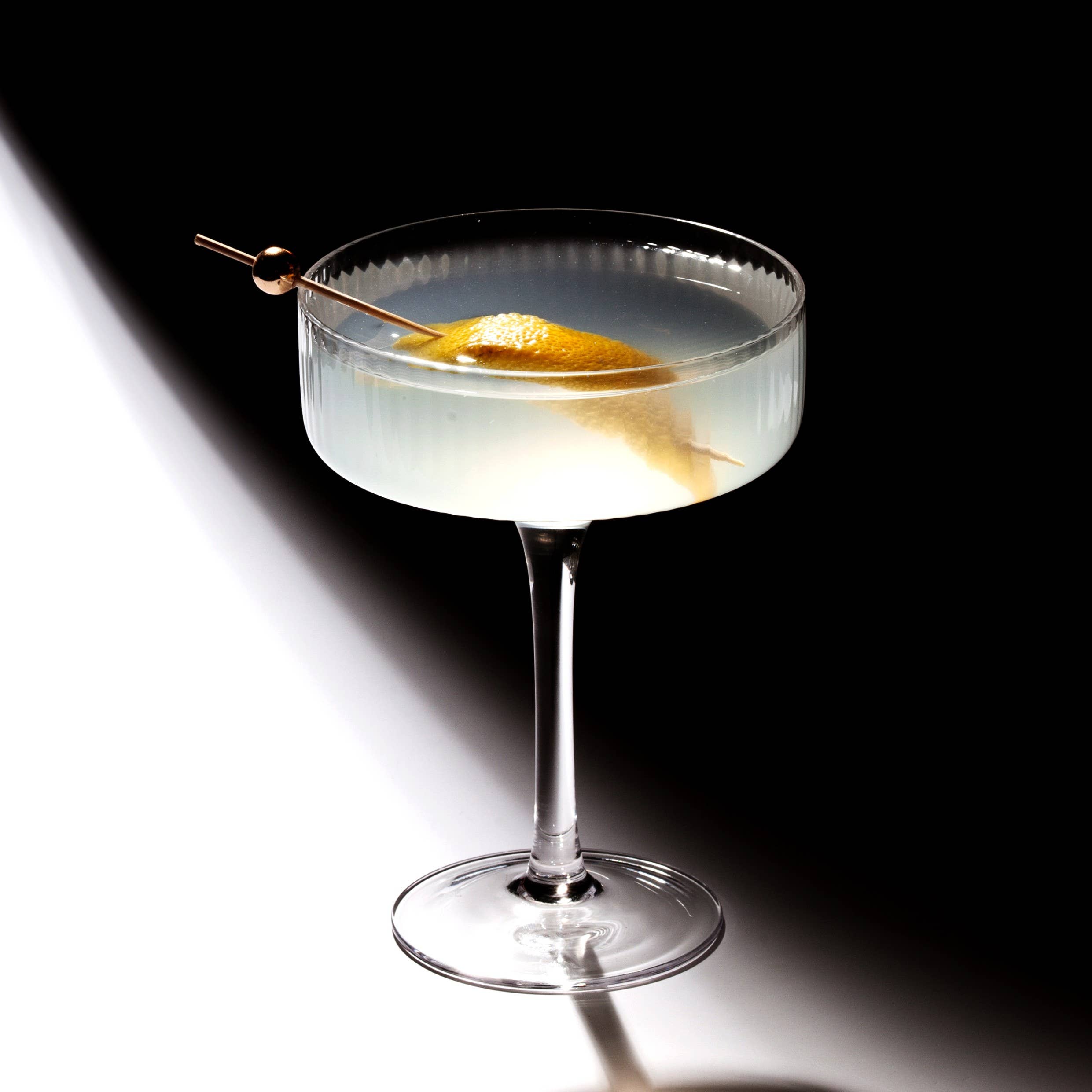 Lemonsoda - Wholesale Cocktail/Liquor Glass - Clear Ribbed Martini Coupe Glass - 9.5oz (1pc) 24