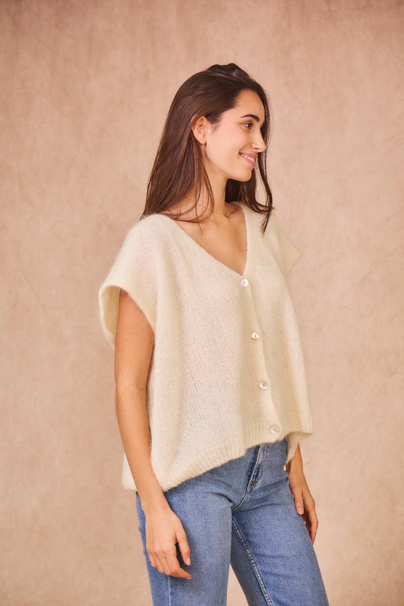 Calie Paris - Wholesale Knit Sweater - Women's - Kid Mohair Sleeveless Cardigan6