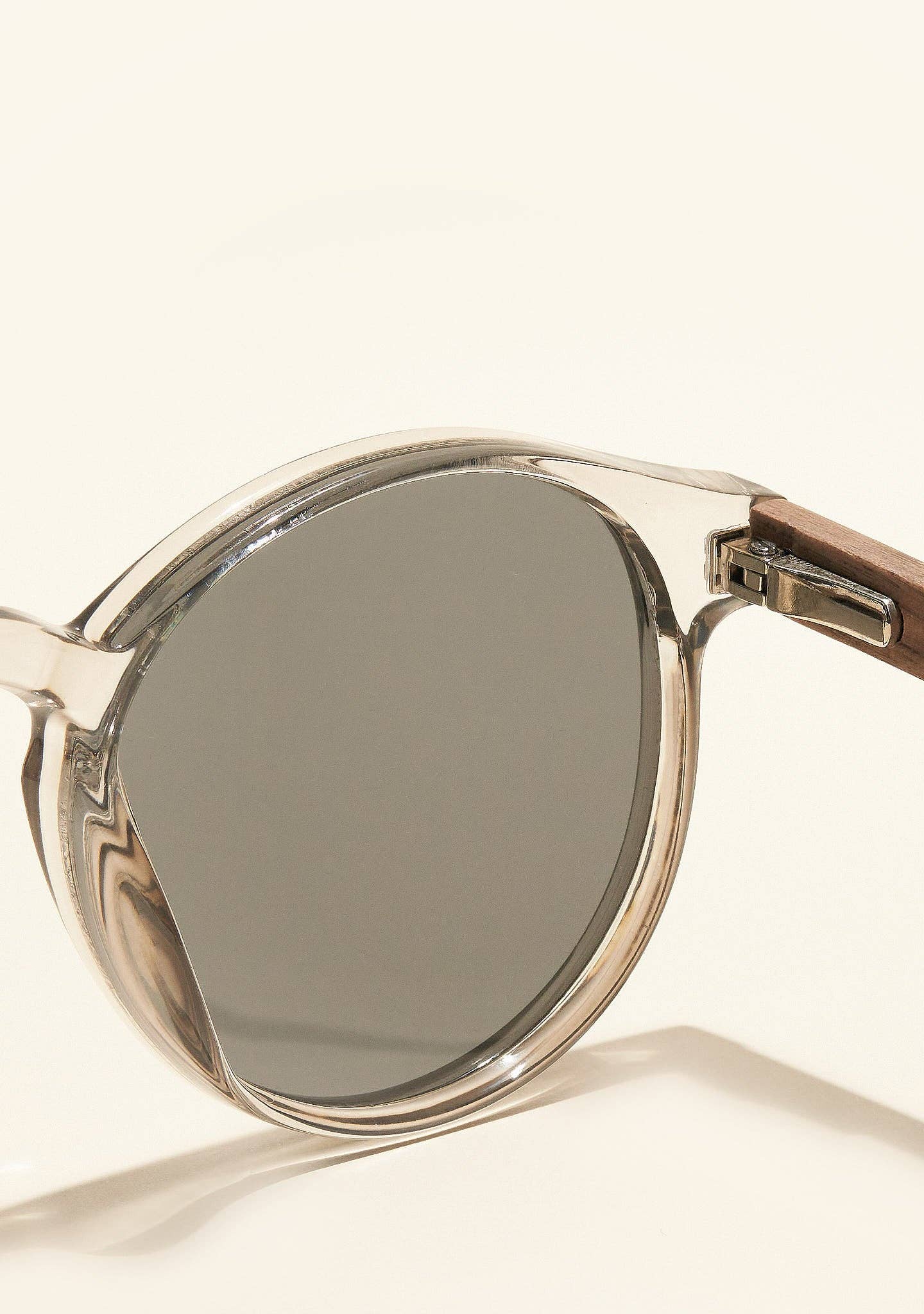 VEYAN - Wholesale Sunglasses - Women's - HANGER12