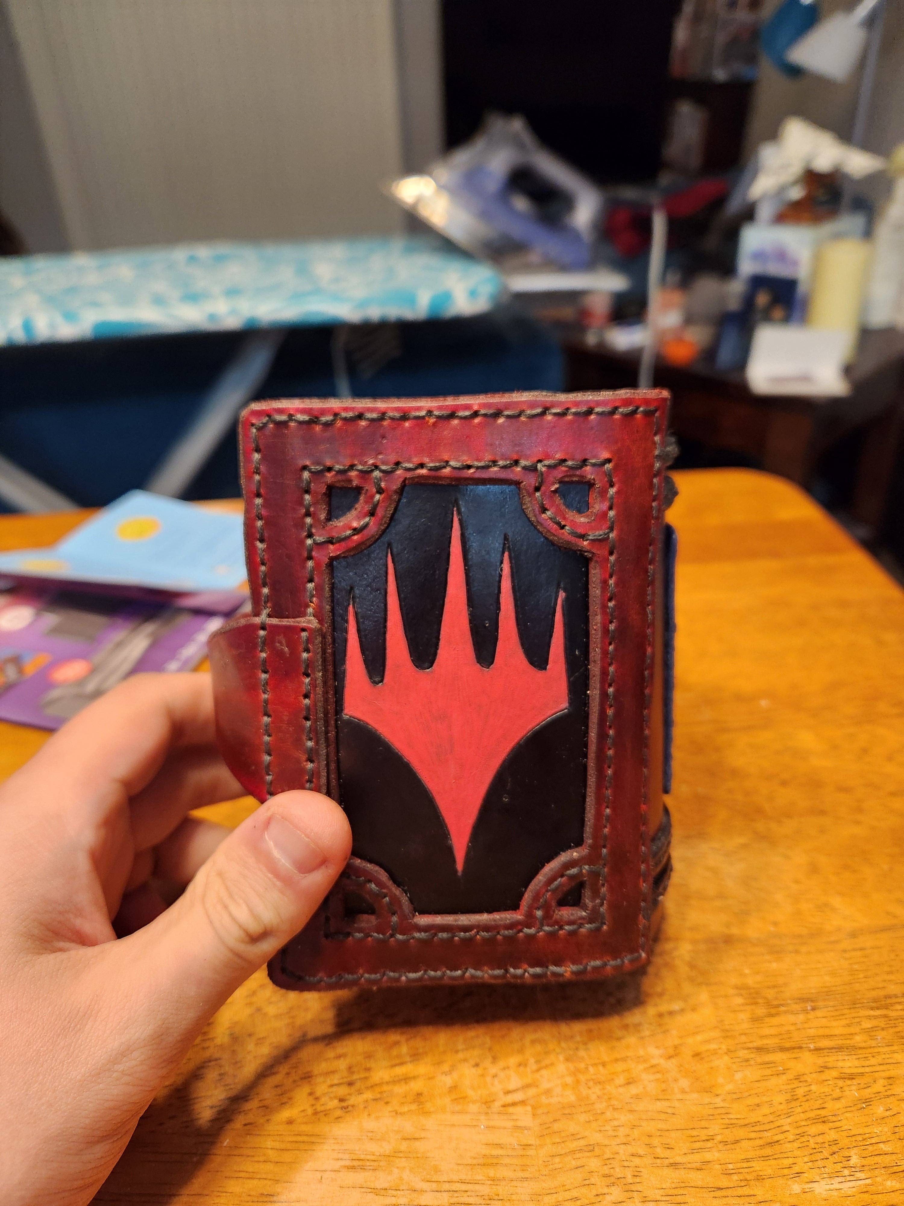Crimson Knight Leatherworks LLC – Jogo de cartas por atacado – Estojo em forma de livro para deck Commander, MTG5