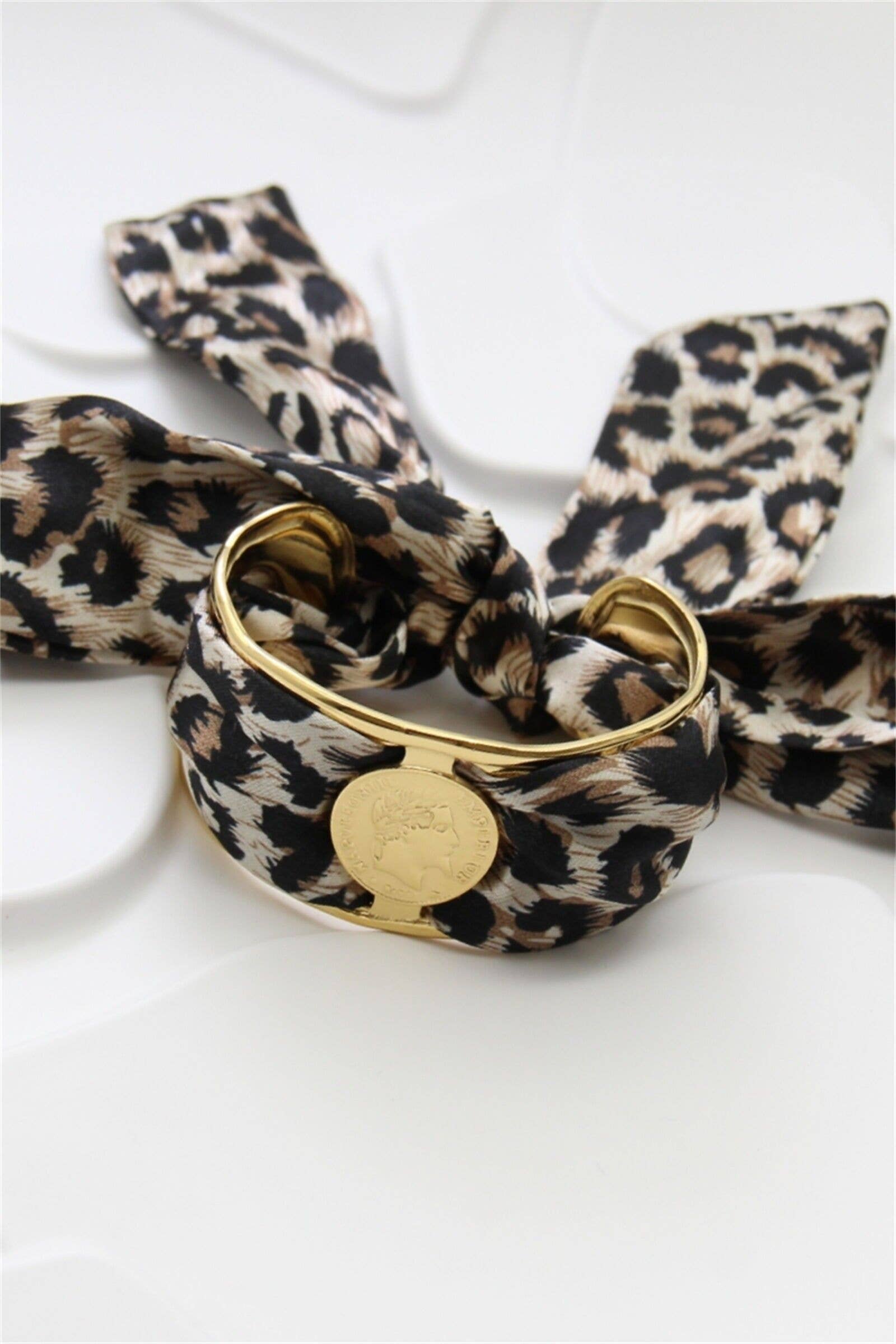 BELLISSIMA BIJOUX - Wholesale Bangle Bracelet - Golden Bangle Leopard Ribbon Vintage Medallion0