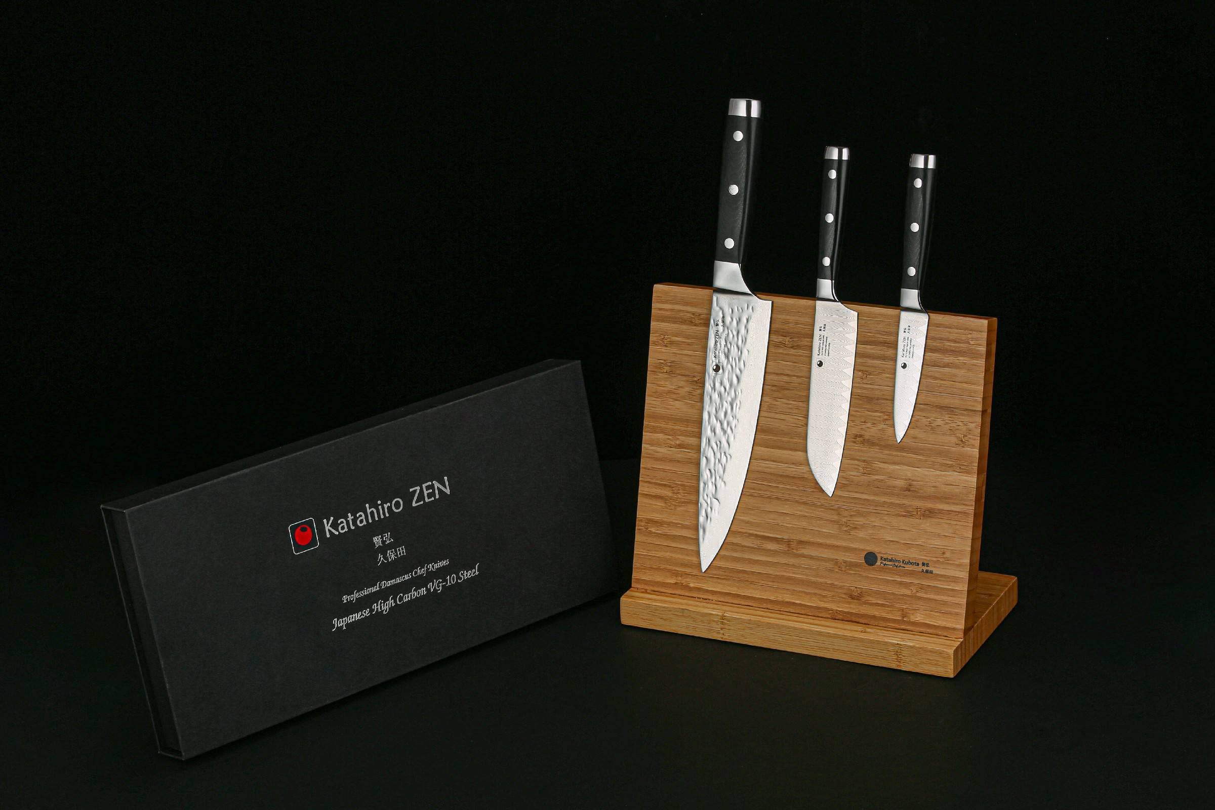 Ed Mahony – Großhandel Messersets – Zen - 3-teiliges Set, Damast gehämmerte Kochmesser & Bambushalter