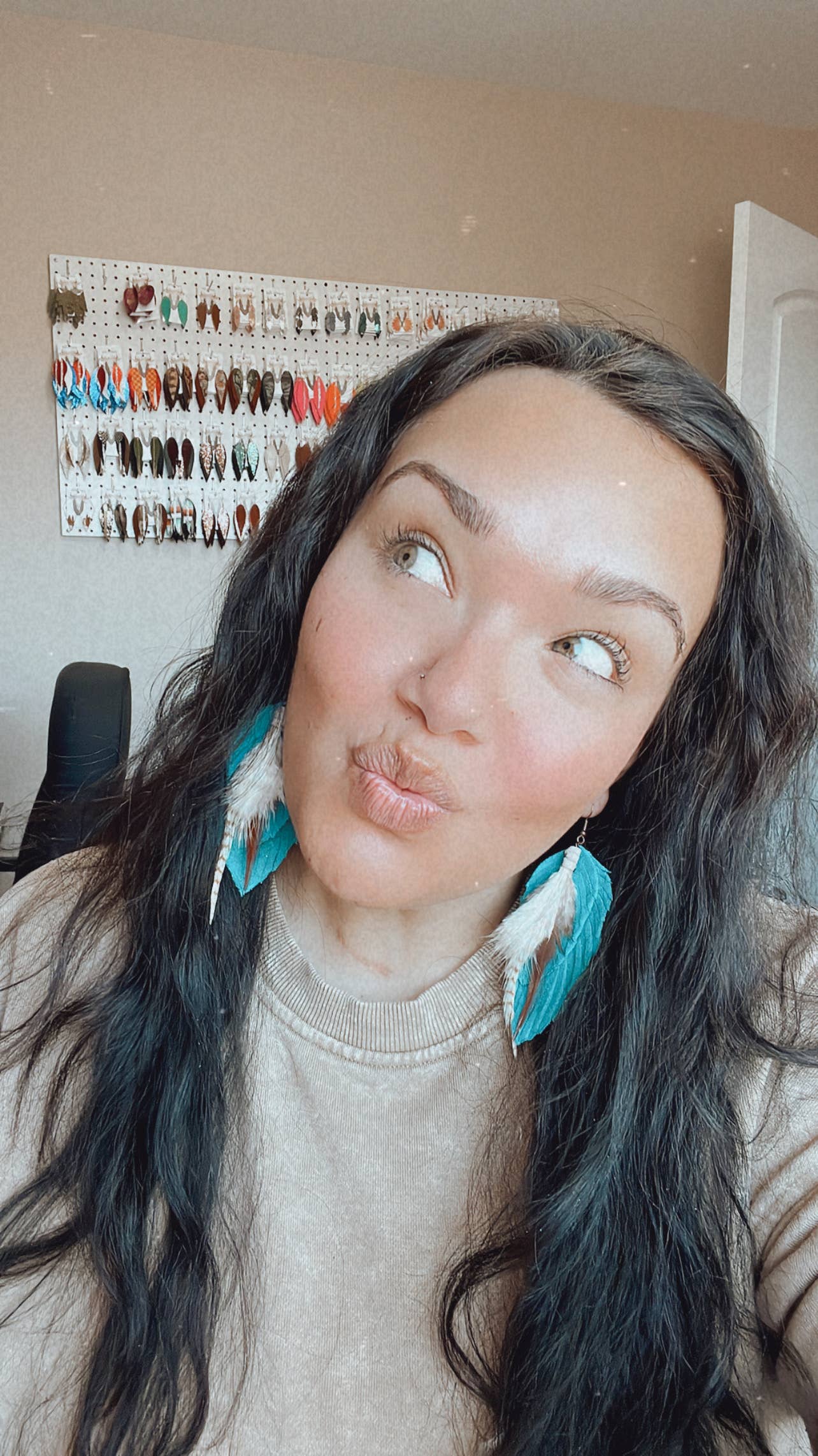 Fringed In Faith - Vente Boucles d'oreilles pendantes - Boucles d'oreilles Ronan à franges et plumes | Turquoise1