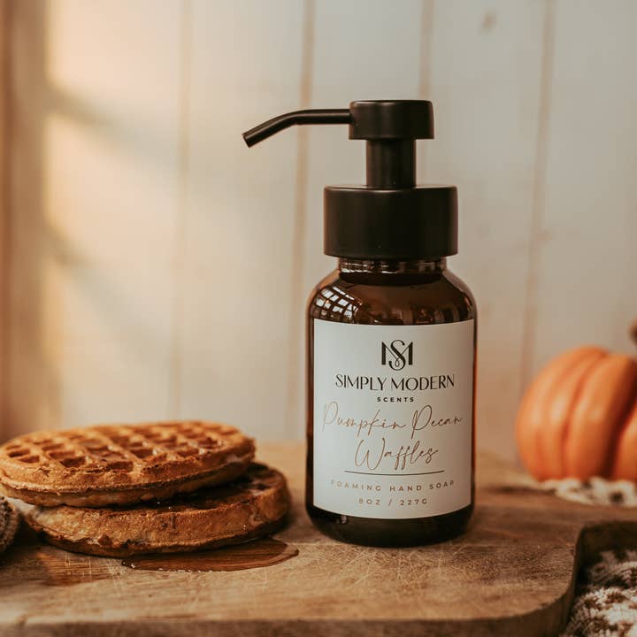 Höstdoftande skumbaserad handtvål i bärnstensglasflaska för wholesale av Simply Modern Scents