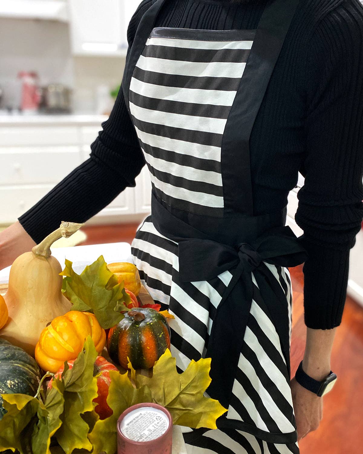 Wrapables.com - Wholesale Apron - Wrapables Classic Vintage Apron, Stylish Cooking Apron16