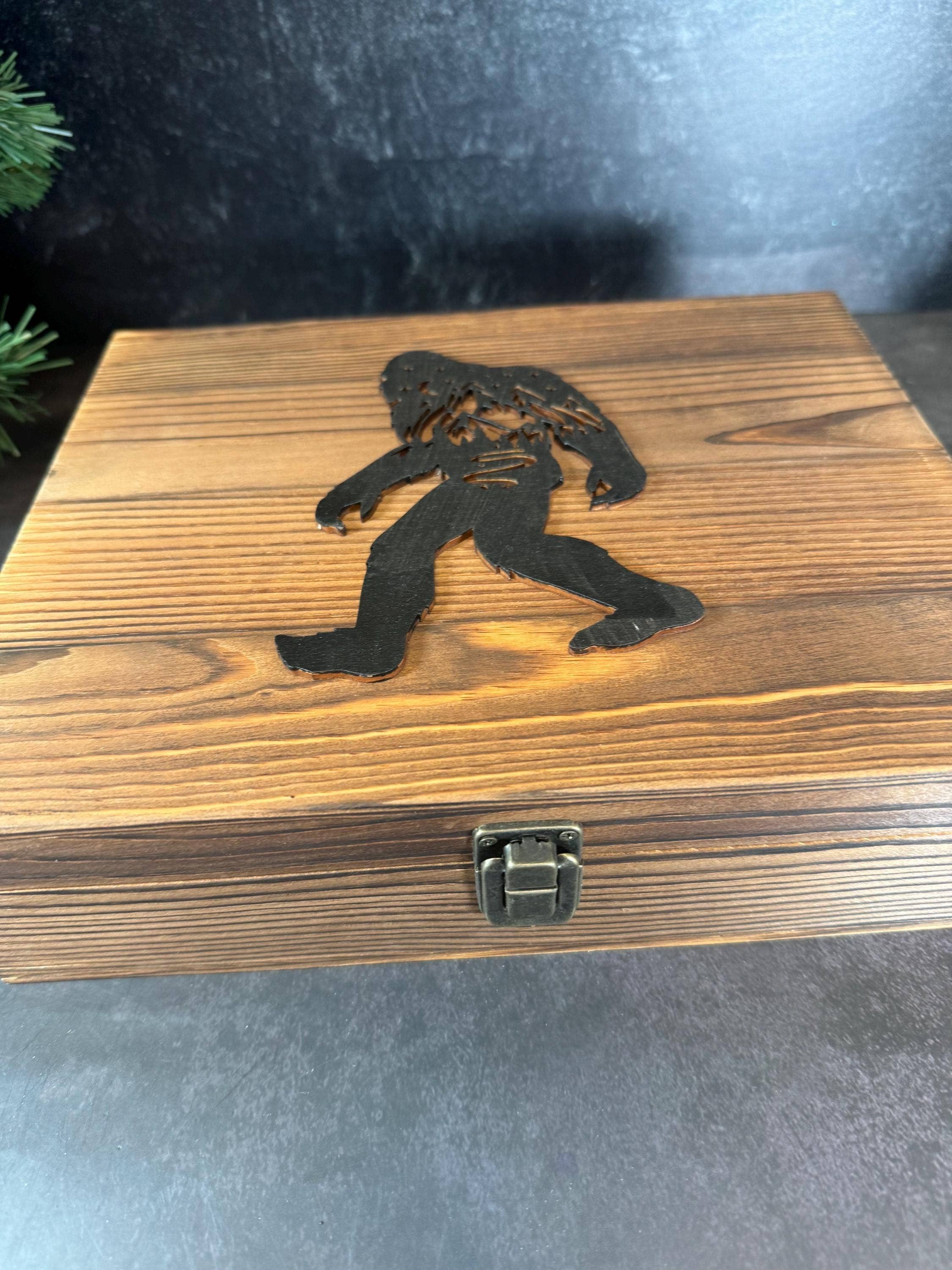 The Mas Boutique - Wholesale Cocktail Shaker - Sasquatch Mountains Rustic Cocktail Smoker Kit Gift4