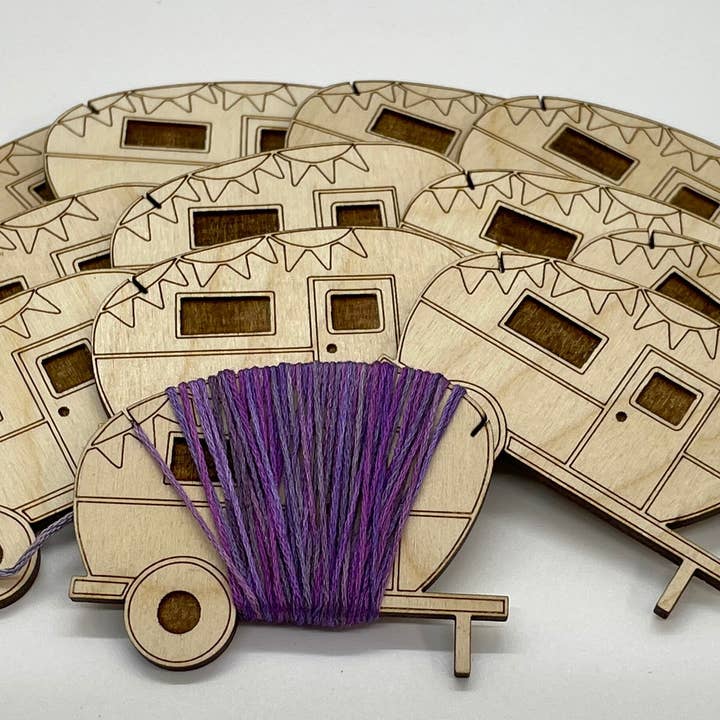 Velvet Guillotine - Wholesale Embroidery/Cross Stitch Supplies - Camper Wooden Bobbins: Floss & Thread Organizer - Set of 121