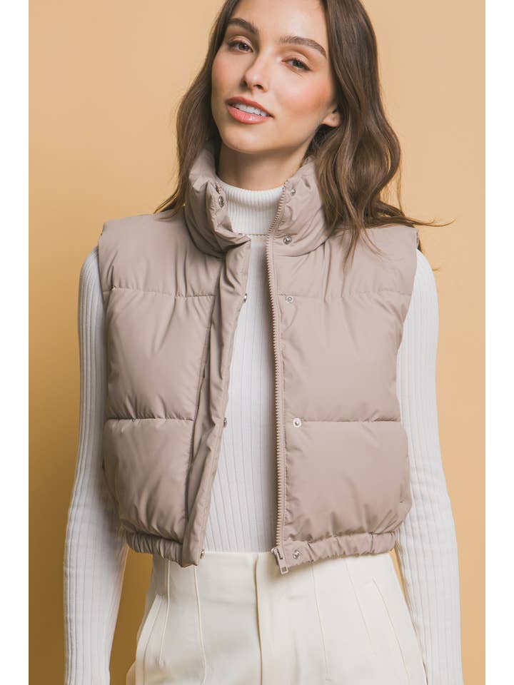 42POPS - Wholesale Outerwear Vest - Women's - ,.._ SI-26858 Cropped Puffer Vest With Pockets6