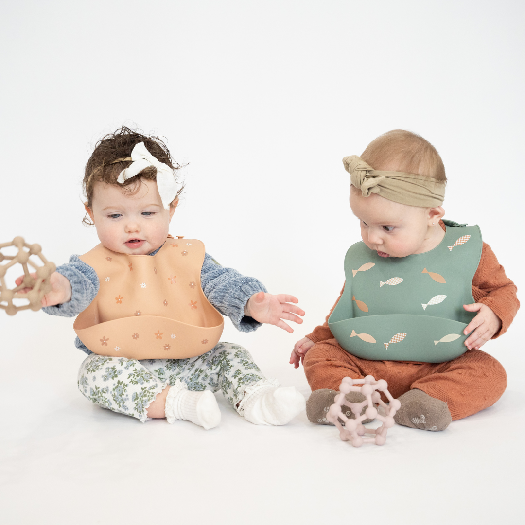 EvryBaby – wholesale Haklapp - Baby – Daisy silikon babyhaklapp4