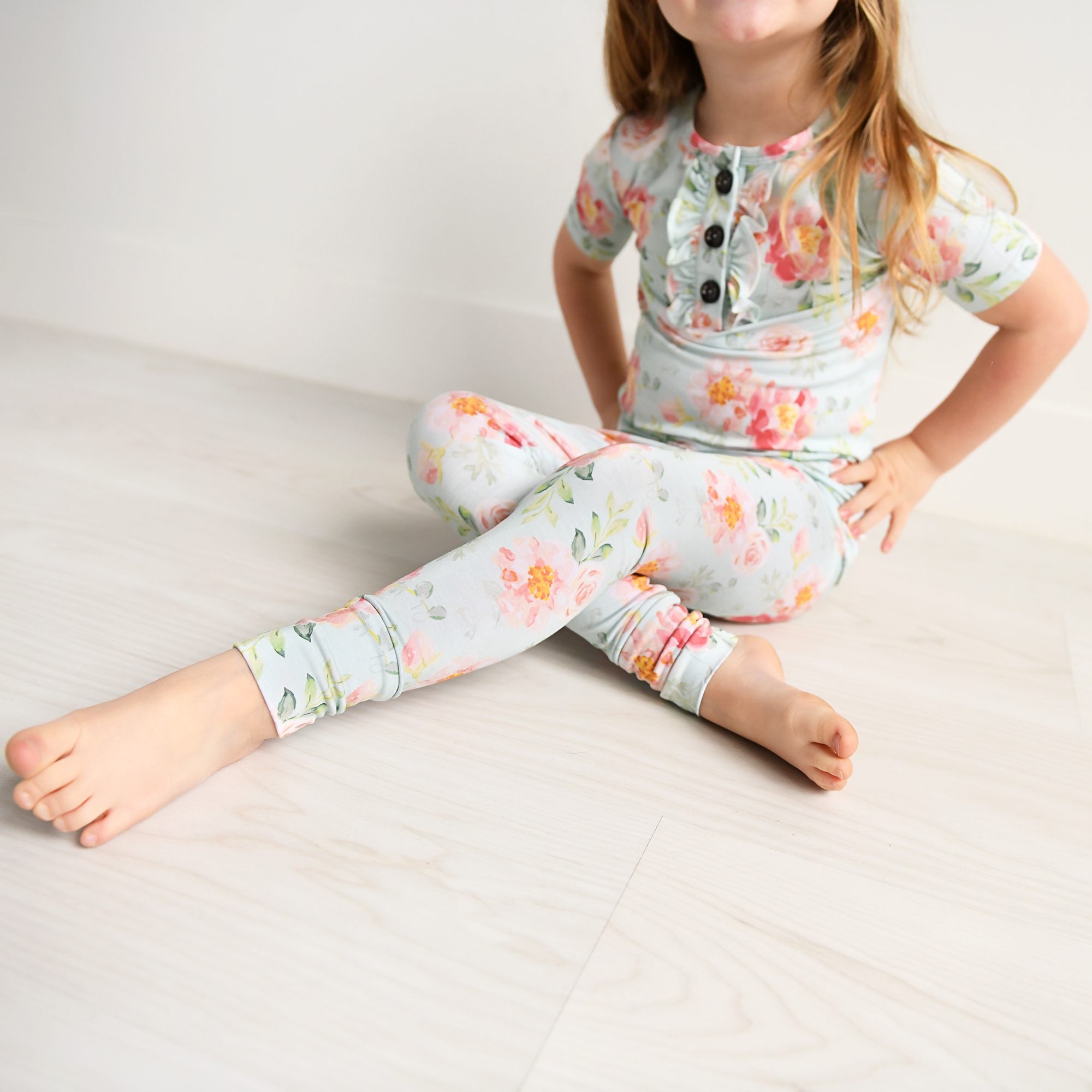 Gigi and Max – Conjunto de pijama - Crianças por atacado – Mae Floral Ruffle Conjunto de Duas Peças de Bambu para Dormir para Crianças Pequenas11