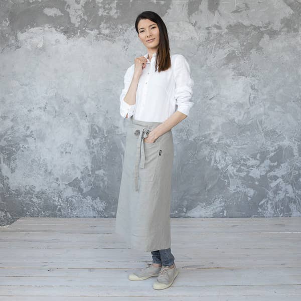 LinenMe - Wholesale Apron - Linen Chef's Apron Taupe Stone Washed3
