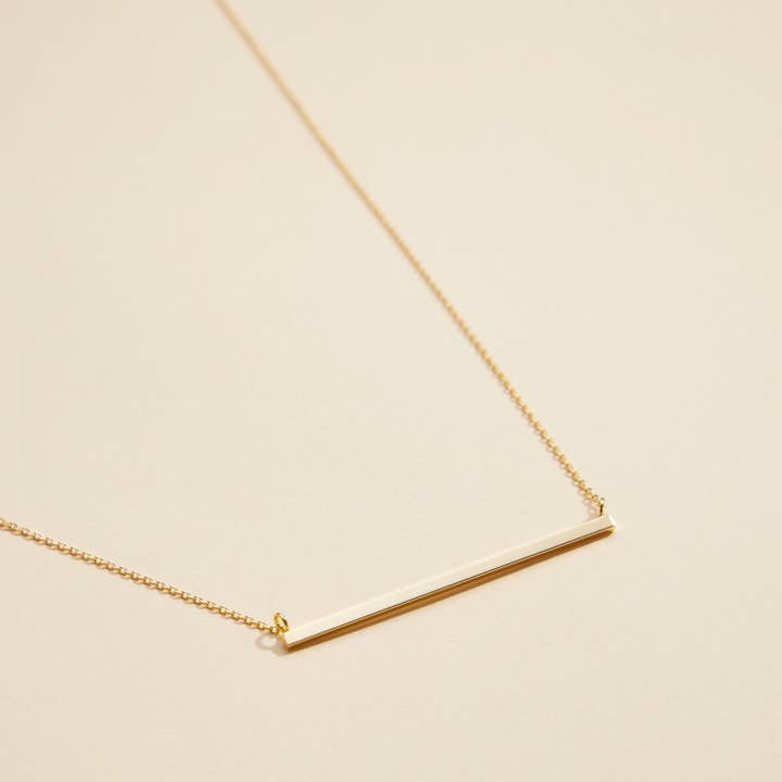 Lilla Haven - Wholesale Pendant/Charm Necklace - Long Bar Charm Gold Dip Short Necklace