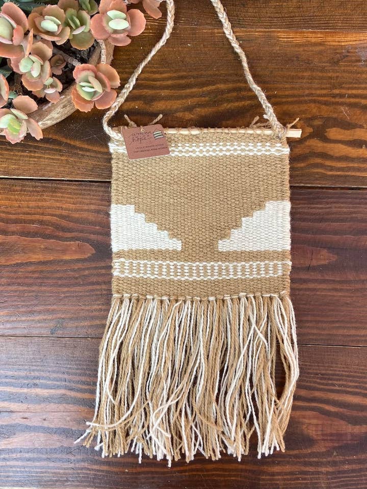 Wandbehang-Neutrale für den Großhandel von Jubilee Trading Co. | Ethical Trade Decor + Accessories