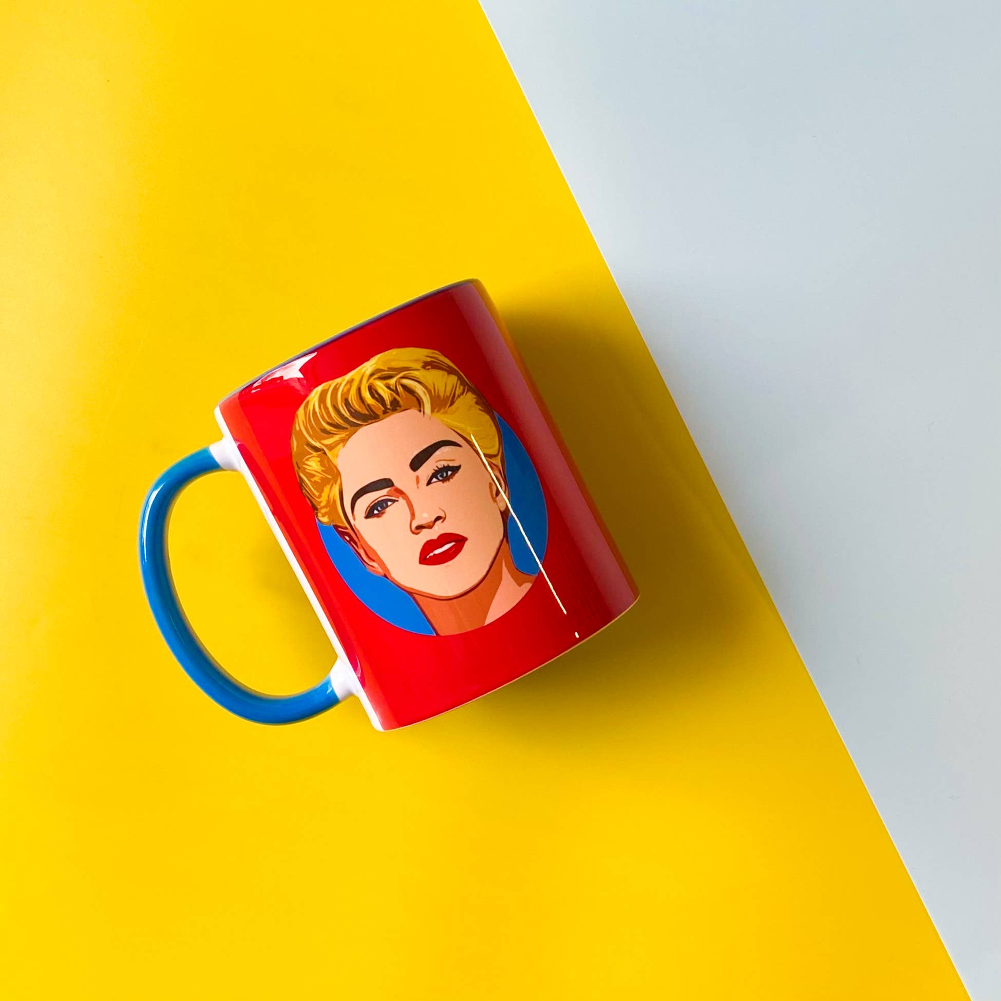 ART WOW – wholesale Kaffekoppar – Muggar ”Queen of Pop” av DOLLY WOLFE8