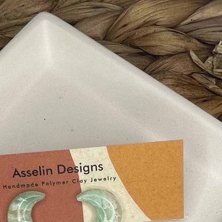 Clous d'ambiance en fausse émeraude pour la vente par Asselin Designs