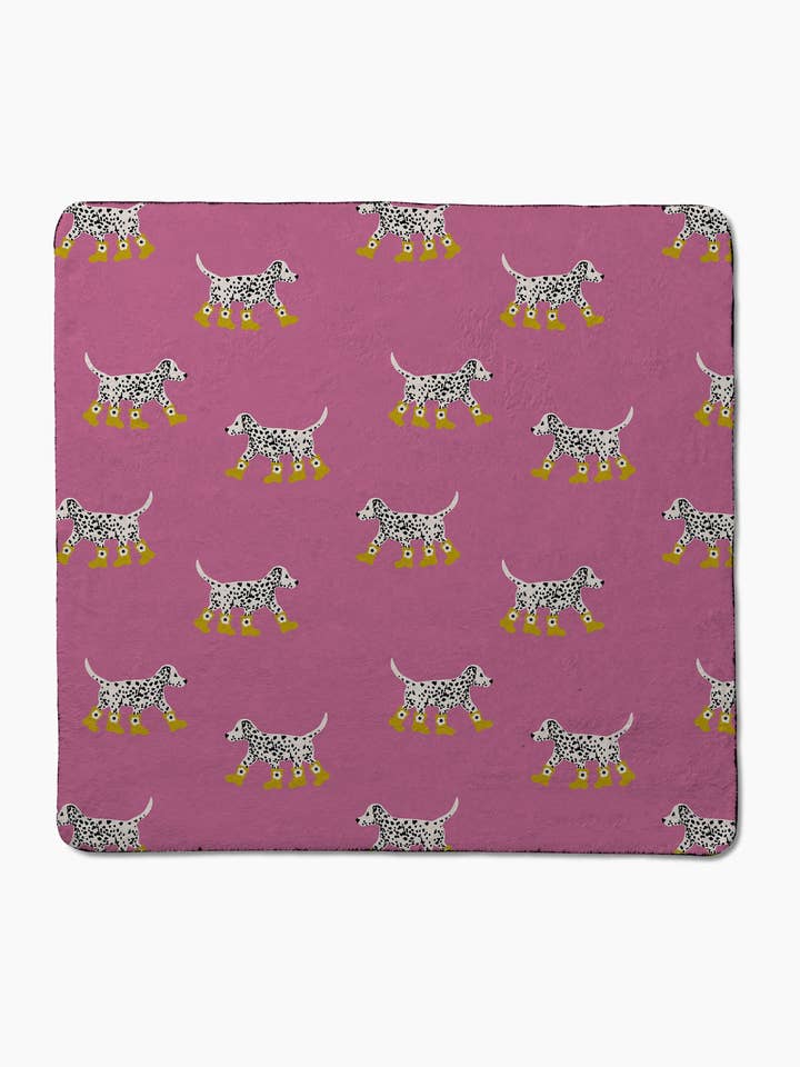 Toalla de felpa rosa con dálmata en botas para venta al por mayor de Geometry