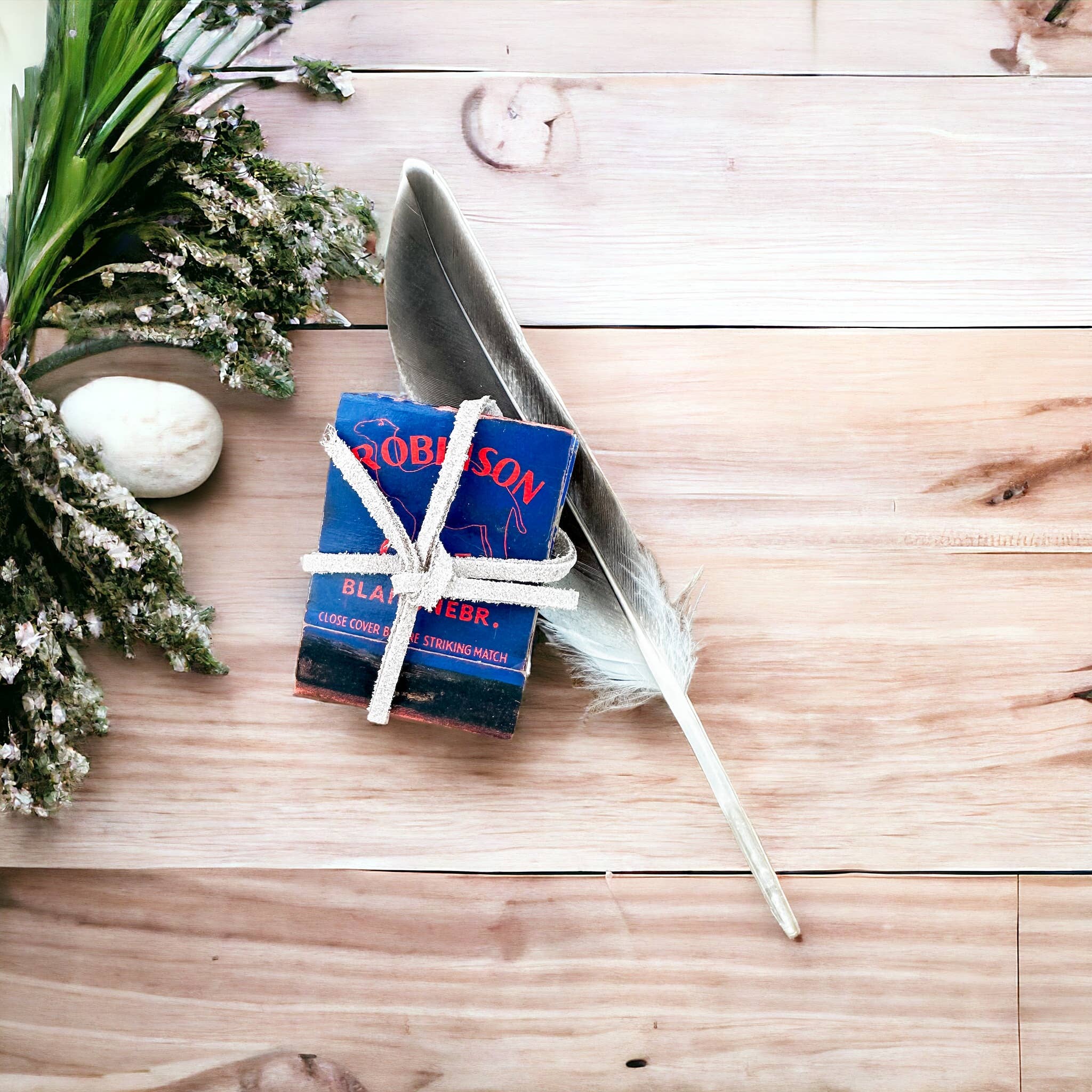 Wild Indigo - Wholesale Matches - Vintage Matchbooks 5pc Set |Multi Colored1