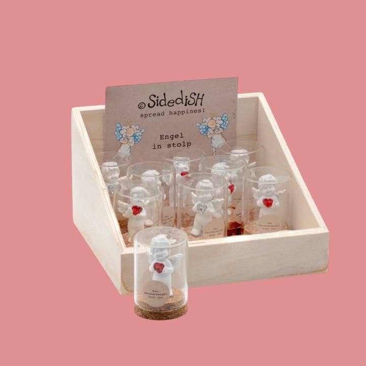 Display engel in stolp met hartje voor wholesale door Sidedish Cards