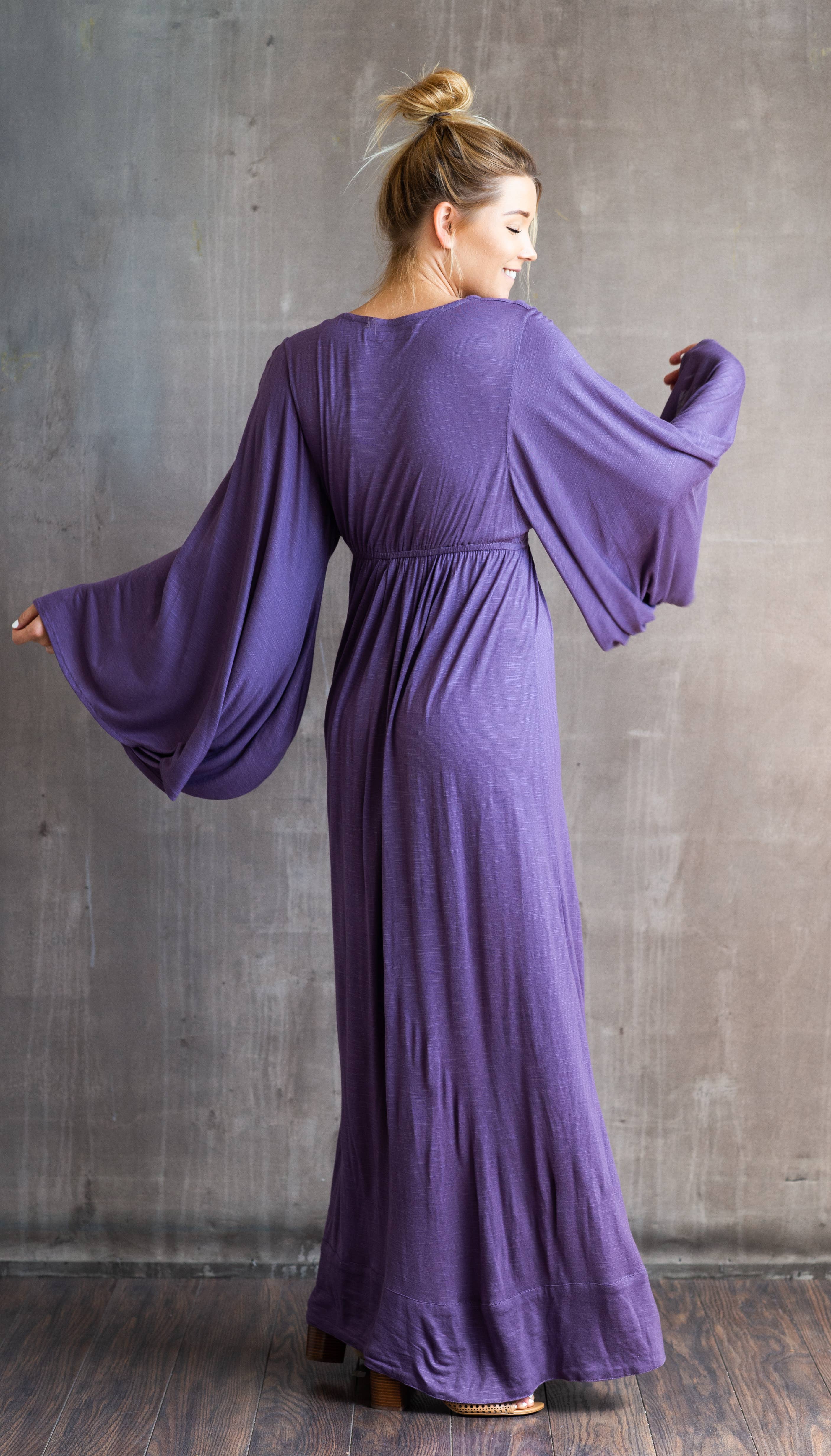 Paramita Designs - Vente Robe – femme - Robe longue déesse à manches cloche2