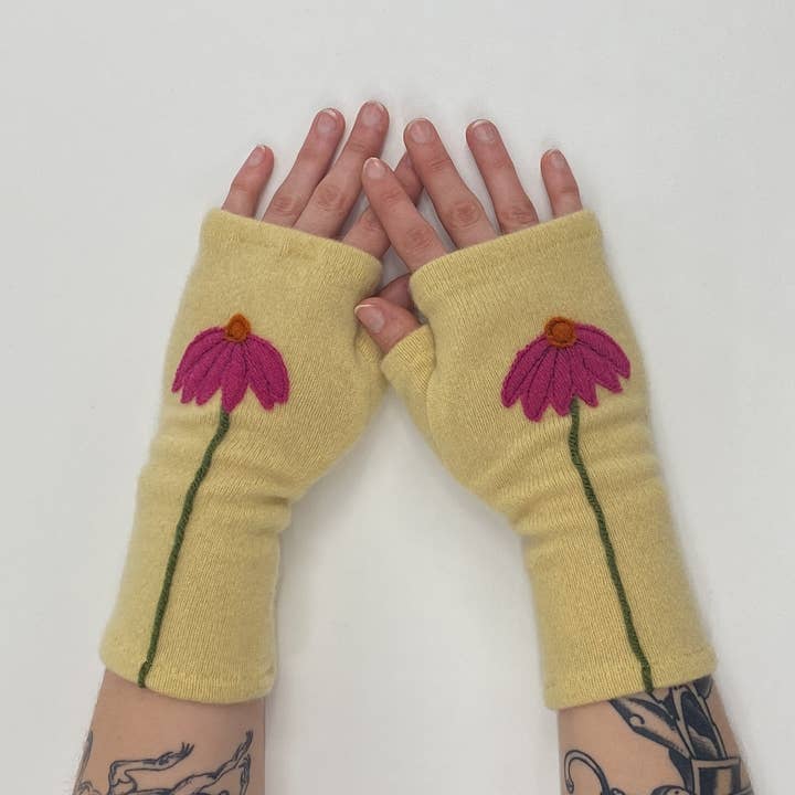 Sardine Clothing Co. - Wholesale Gloves - Women's - Fingerless Cashmere Gloves-Coneflower4