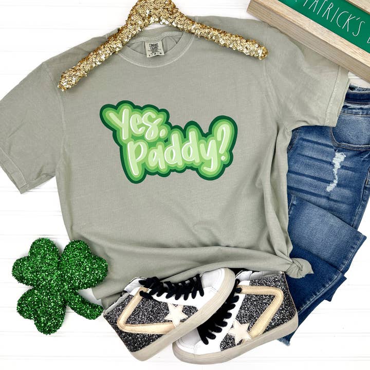 OUI, t-shirt Paddy Comfort Colors pour la vente par Nikkilynn Wholesale