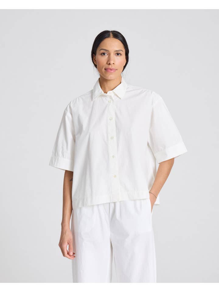 gai-lisva - Wholesale Button Down Shirt - Women's - Astrid S/S Shirt Poplin Gots 243975 - Whisper White
