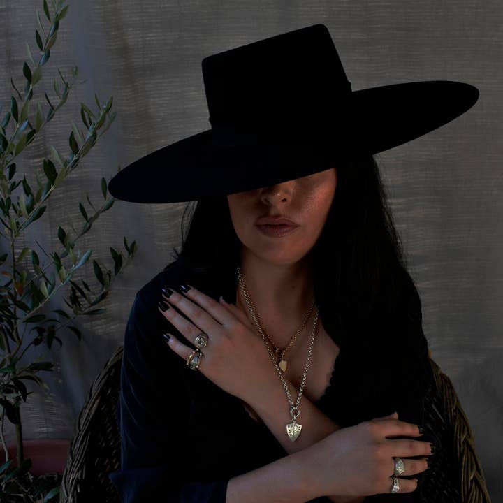 Morgaine Faye - Wholesale Link & Chain Necklace - Tether Chain17