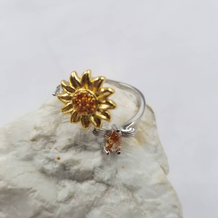 The Pretty Jewellery - Wholesale Multi-Stone Ring - Crystal Sunflower Anxiety Rings - Adjustable