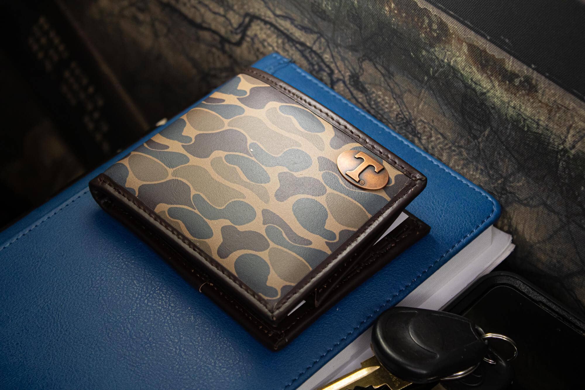 Zep-Pro - Wholesale Wallet - Men's - Tennessee Vols Men's Bifold Old School Camo Leather Wallet.5