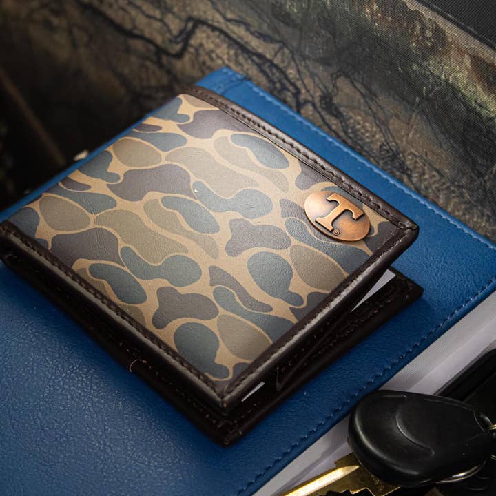 Zep-Pro - Wholesale Wallet - Men's - Tennessee Vols Men's Bifold Old School Camo Leather Wallet.5