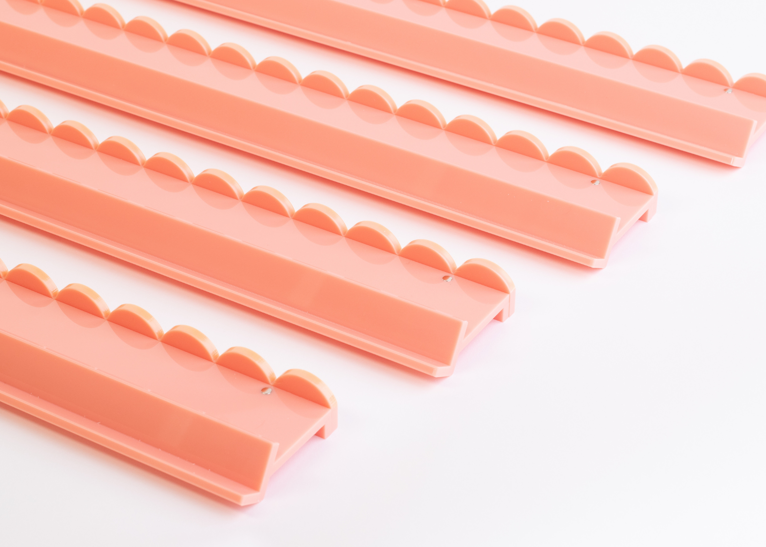 Miss Mahjong - Wholesale Board Game - Scalloped Acrylic Racks1