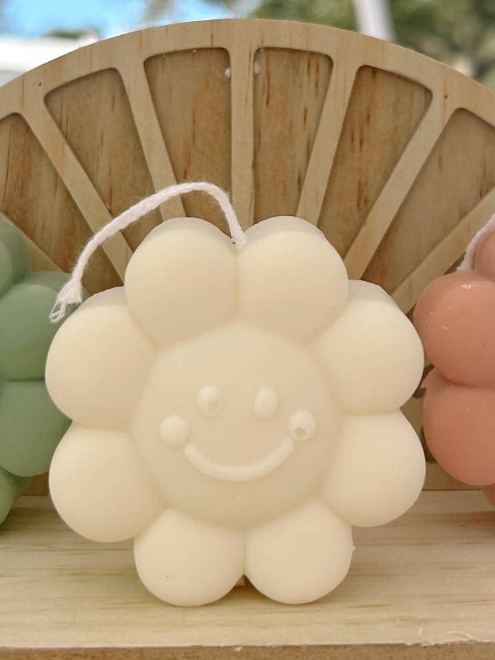 HAPPY DAISY for wholesale by ZERENITY CANDLE CO