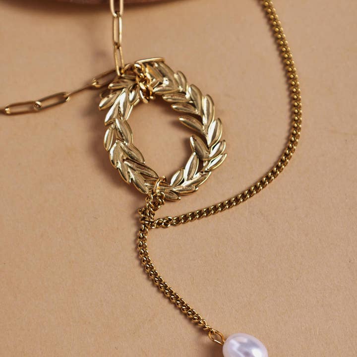 Revelari - Wholesale Pendant/Charm Necklace - Laurel Leaf Pearl Pendant Necklace1