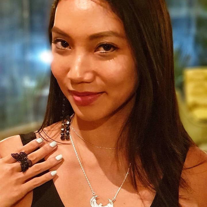 Feather Tribe – wholesale Hänge-/berlockhalsband – Små Silver doppade Isis gudinna halsband eller huvudbonad